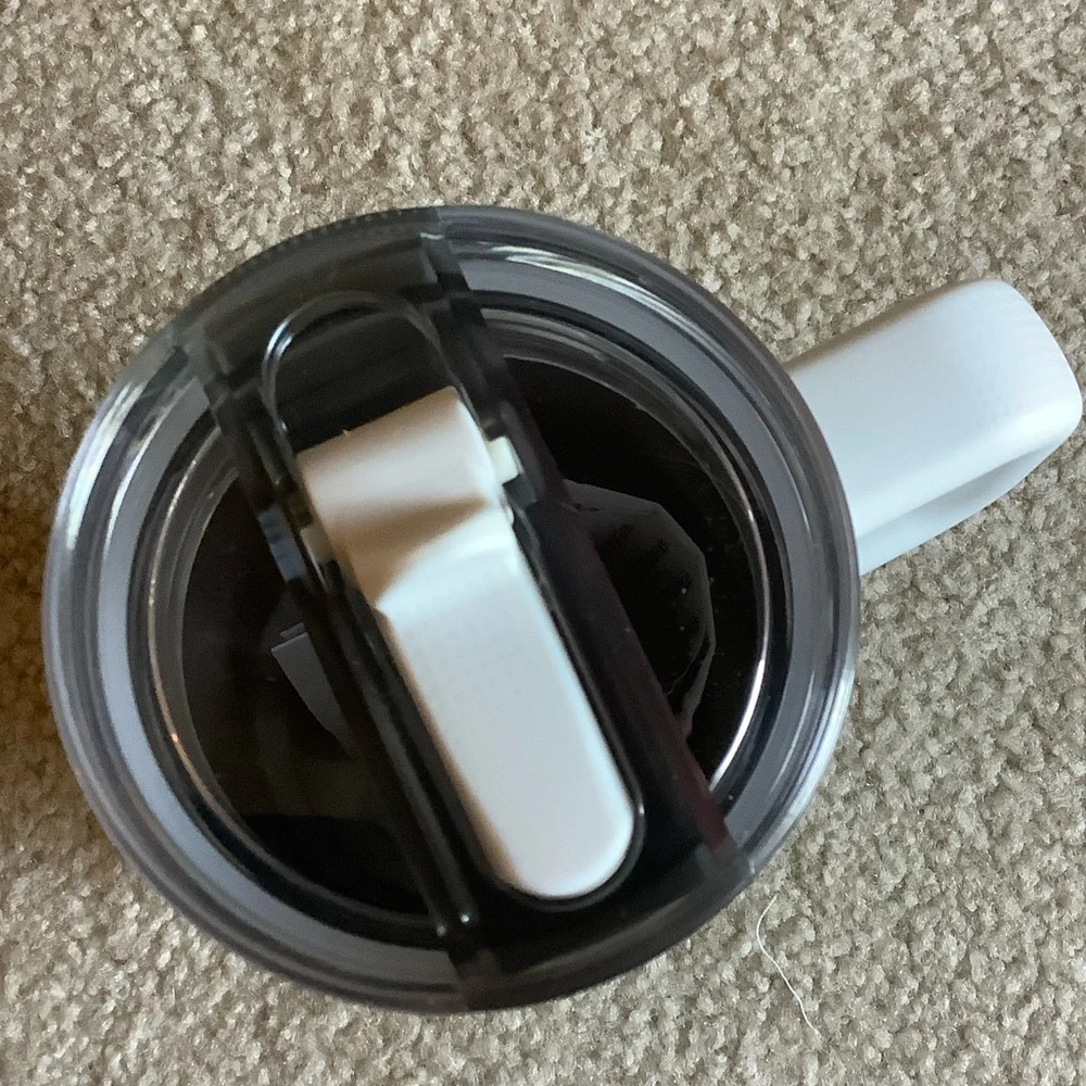 Stanley White Quencher Pro Tumbler with Handle